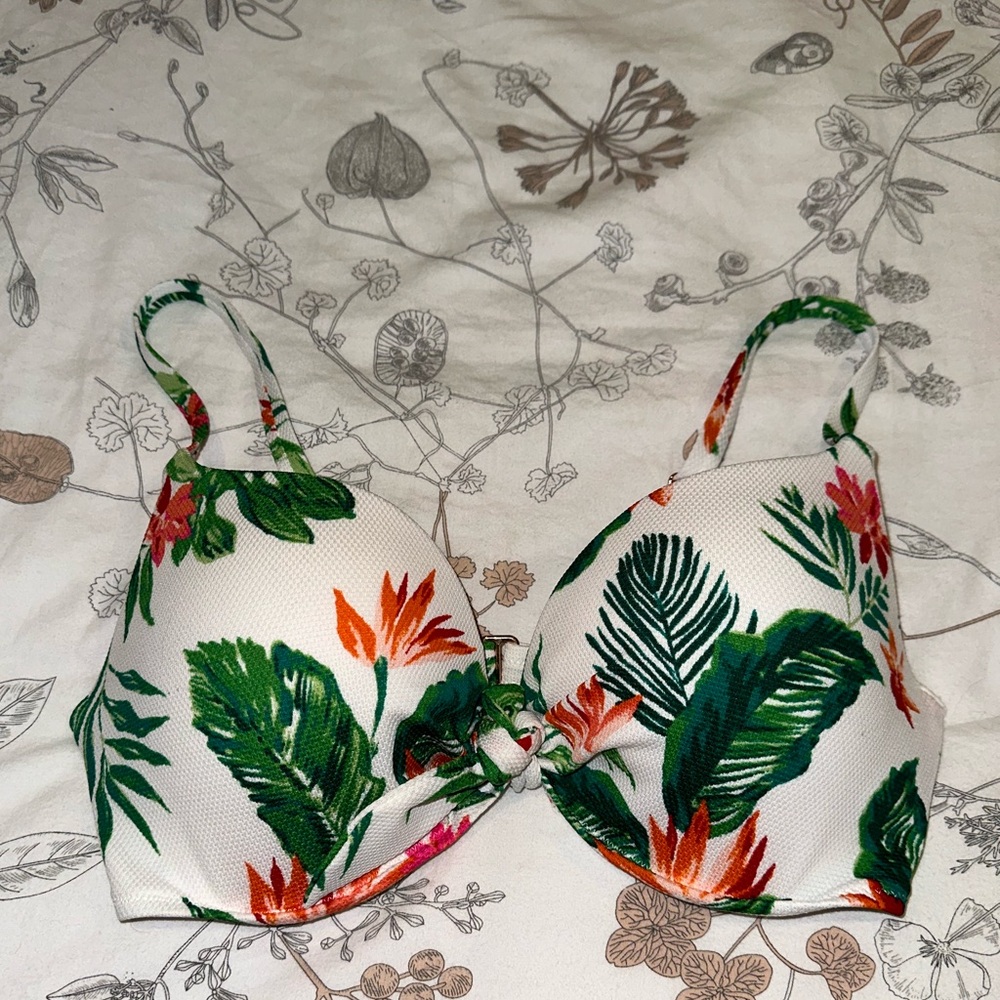 Shade & shore tropical bikini top w/ adjustable straps. 34 DD - supportive